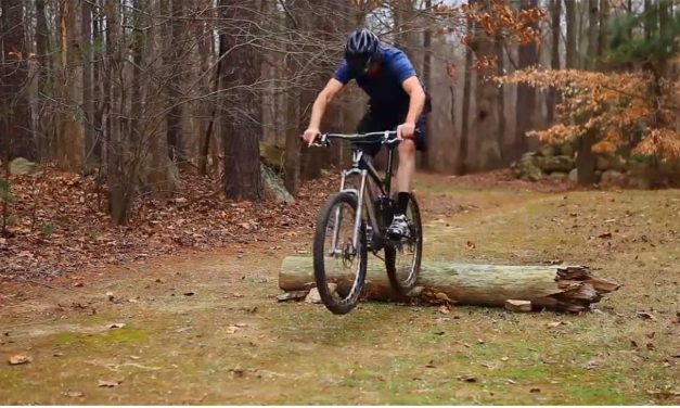 JUMP OVER LOGS WITH A MOUNTAIN BIKE